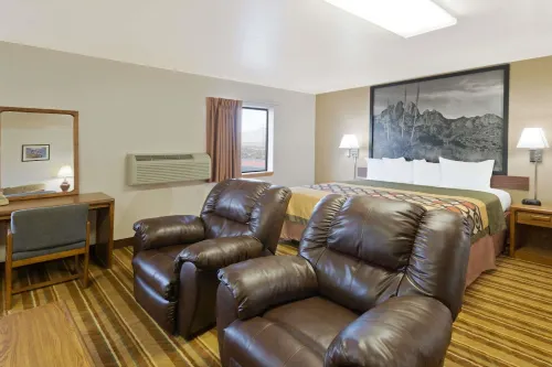 Super 8 by Wyndham Las Cruces/White Sands Area Rooms Photos