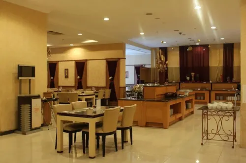 Galeri Ciumbuleuit Family & Business Hotel Ristorazione Photos