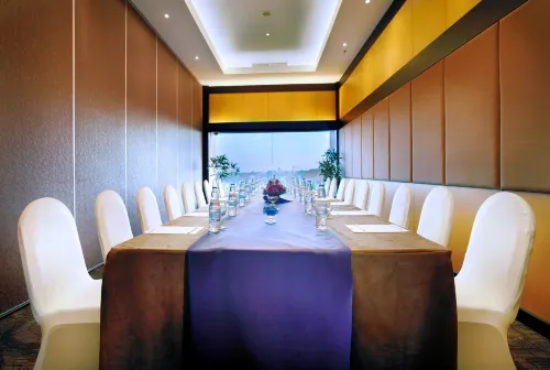 Quest Hotel Kuta Bali  by Aston Fasilitas Bisnis Photos