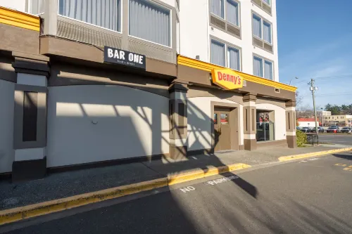 Sandman Hotel Victoria Exterior Photos