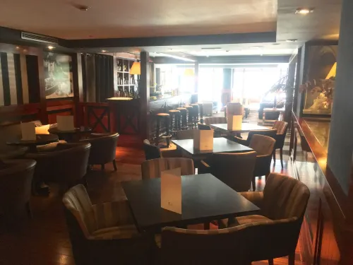 U232 Hotel Restauration Photos