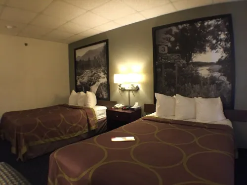Super 8 by Wyndham Liverpool/Syracuse North Airport Photos