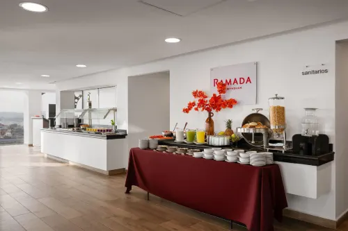 Ramada by Wyndham Tampico Centro Ristorazione Photos