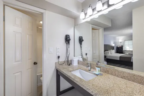 Avanti International Resort Rooms Photos