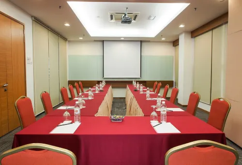Hotel Primera Suite Fasilitas Bisnis Photos