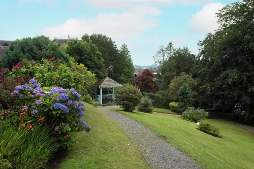 Lakehouse at the Waterhead Inn Exterior Photos
