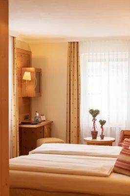 Hotel Schlosskrone Rooms Photos
