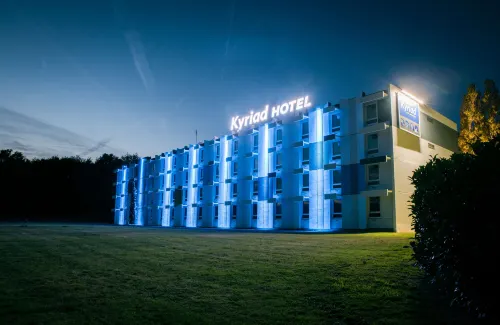 hôtel KYRIAD Montchanin Le Creusot Extérieur Photos