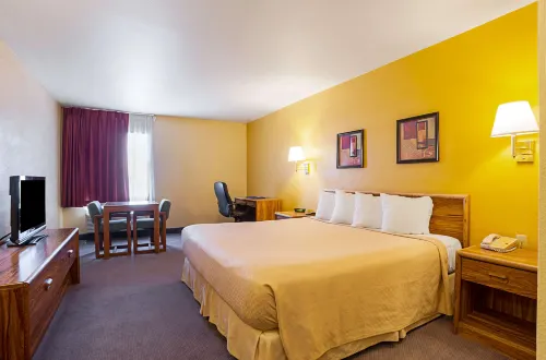 Rodeway Inn & Suites Rooms Photos