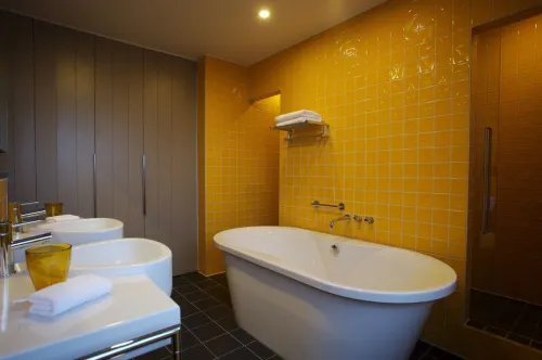 Clayton Hotel Chiswick Photos