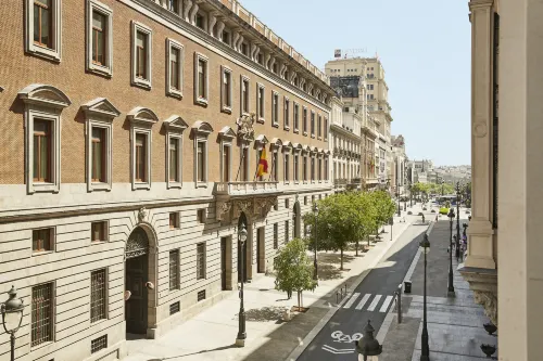 Four Seasons Hotel Madrid Circondario Photos