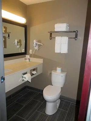 Ramada by Wyndham Moose Jaw Camere Photos