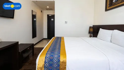 Continent Centrepoint Panakkukang Kamar Photos