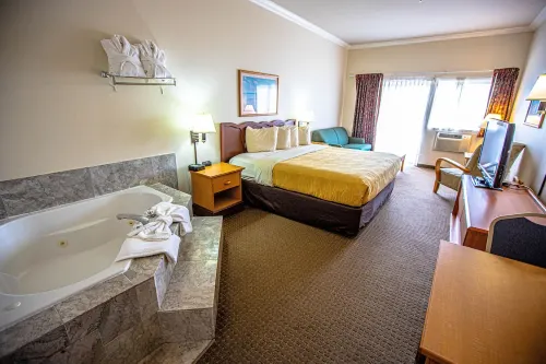 Coratel Inn and Suites by Jasper Ocean Shores Photos