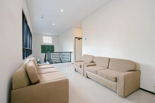 Urbanview B Syariah Lumajang by RedDoorz Photos
