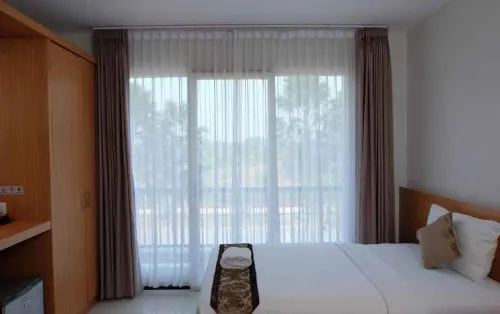 Hotel d'Season Premiere Jepara Kamar Photos