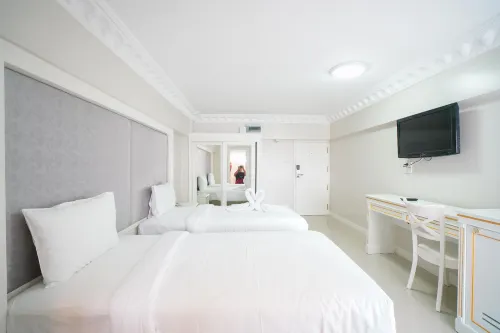 Romance Hotel Sukhumvit 97 Photos