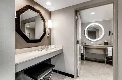 Hilton Columbus at Easton Photos