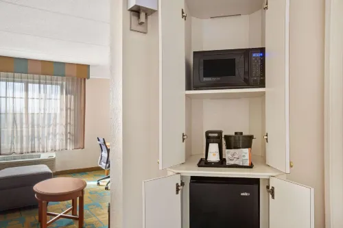 La Quinta Inn & Suites by Wyndham Ft. Lauderdale Plantation Photos