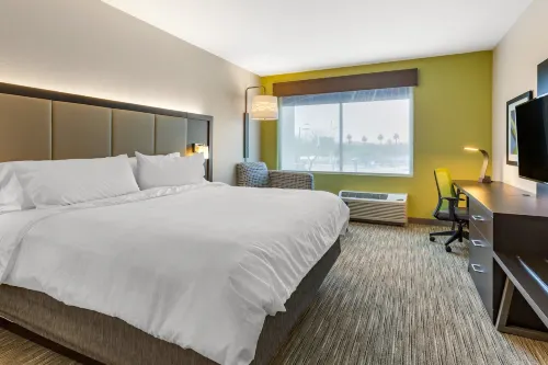 Holiday Inn Express & Suites Phoenix Dwtn - State Capitol Rooms Photos
