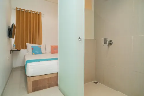Sans Hotel Kupang Indah Surabaya Kamar Photos