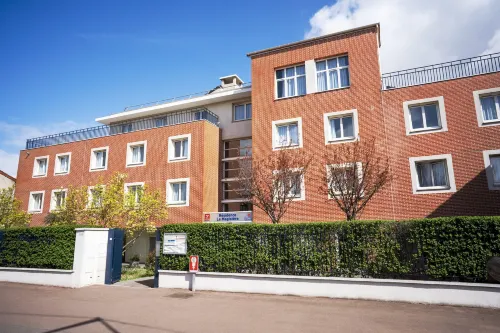 Appart Hôtel - Séjours et Affaires / Résidence étudiante - Les estudines Créteil Le Magistère Extérieur Photos