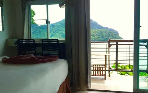 Phi Phi Cozy Seafront Resort Photos