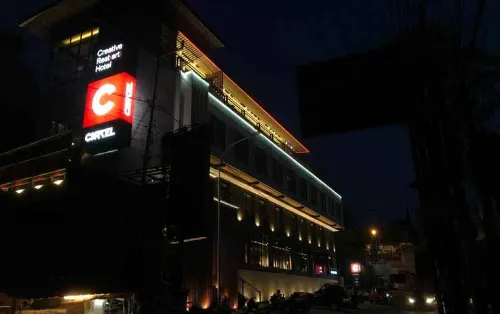 Creative RestArt Hotel by Damn I Love Indonesia من الخارج Photos