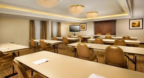 SureStay Plus Hotel by Best Western St. Louis Westport Espaces Affaires Photos