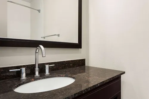 Baymont by Wyndham Monterey Park Zimmer Photos