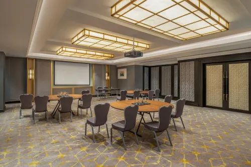 The Athenee Hotel, a Luxury Collection Hotel, Bangkok Business Photos