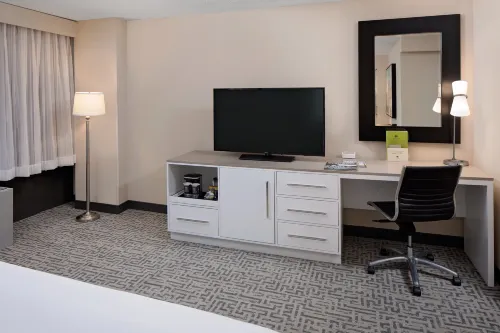 DoubleTree by Hilton Chicago Magnificent Mile Photos