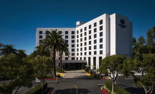 DoubleTree by Hilton Irvine Spectrum Exterior Photos