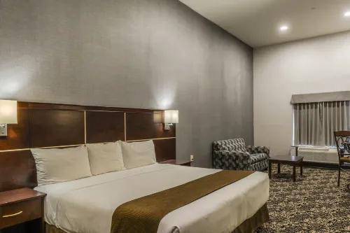 Woodbine Hotel & Suites Photos