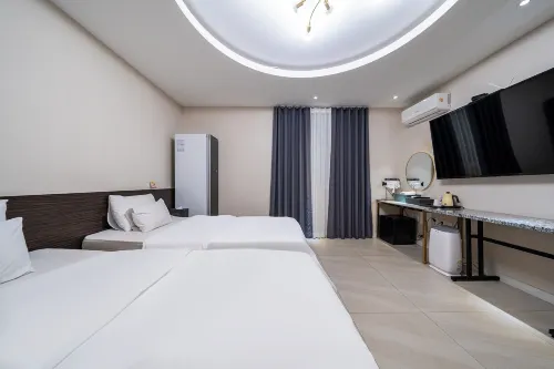 Hotel KNOX Rooms Photos