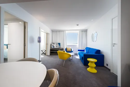Golden Tulip Marseille Euromed Photos