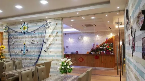 888 Boutique Hotel Restauration Photos