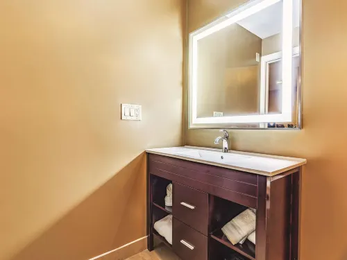 La Quinta Inn & Suites by Wyndham San Francisco Airport West Photos