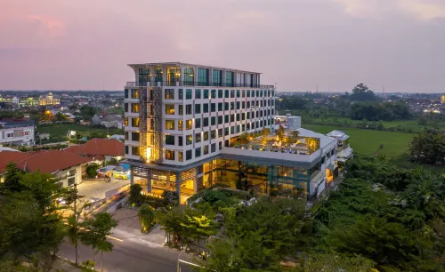 Hotel Eastern Bojonegoro Extérieur Photos