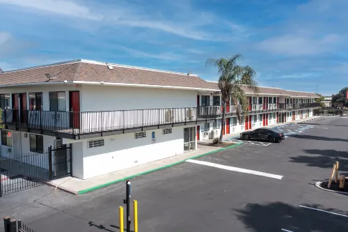 Econo Lodge Stockton Near I-5 Fairgrounds Exterior Photos