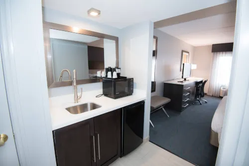 Fairfield Inn & Suites Atlanta Airport North Zimmer Photos
