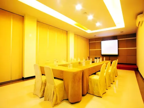 Avira Hotel Makassar Business Facilities Photos