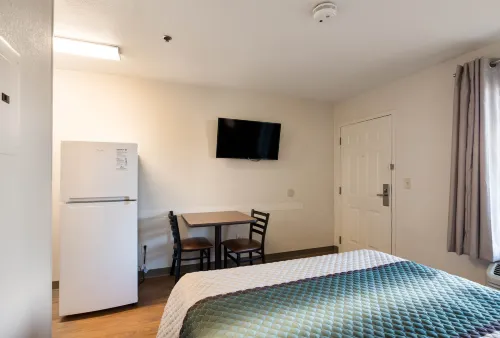 HomeTowne Studios Lake Charles - Sulphur Rooms Photos
