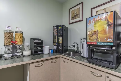 Econolodge Huntsville Dining Photos