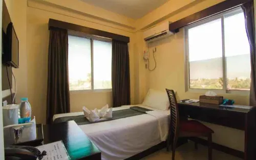 Hotel Yankin Rum Photos