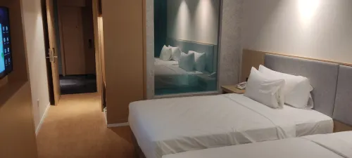 EASTERN HOTEL BOJONEGORO Kamar Photos