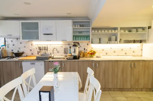 Galley Hotel Kamar Photos