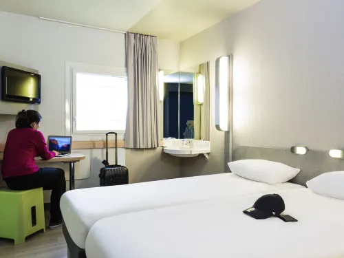 Hôtel Ibis Budget Paris Porte de Montmartre À ne pas manquer Photos