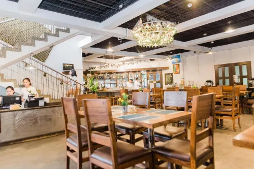Nature's Village Resort Restauration Photos