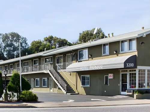 Hotel Parmani Exterior Photos